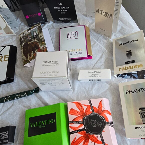 Neiman's Premiere Client VIP Handbag Traincase w/ Hermes Armani NARS +more - Picture 5 of 9